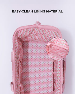 Made from easy-clean lining material to simply wash your bag.